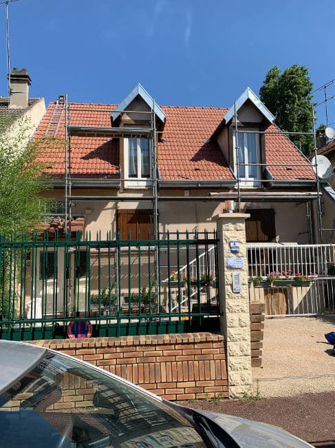 Vue sur une toiture rénovée à Saint-Maur-des-Fossés par M Louis VIOLET