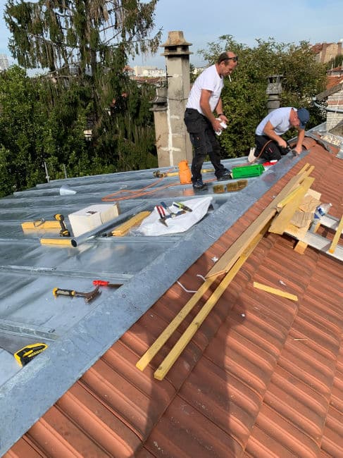 Vue sur une toiture rénovée à Saint-Mandé par M Louis VIOLET