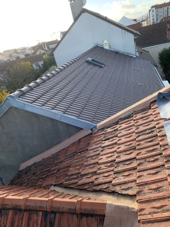 Vue sur une toiture rénovée à Marolles-en-Brie par M Louis VIOLET